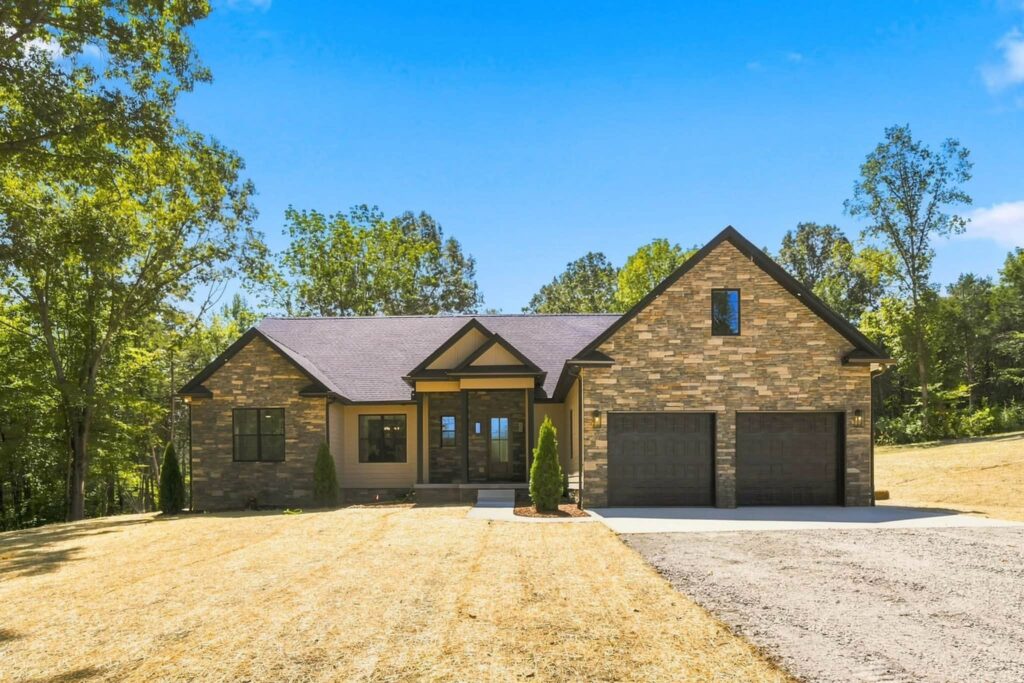 front exerior of a custom home built by Grantham Builders in Cumberland Furnace, Tennessee